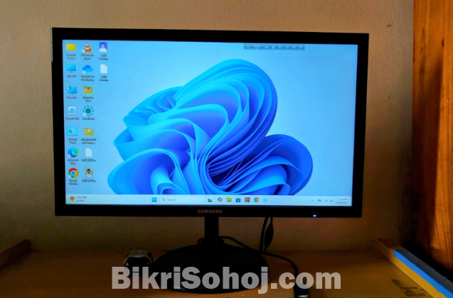 i5~8th Gen 12GB RAM +256 GB SSD+1TB HDD+Monitor+Table